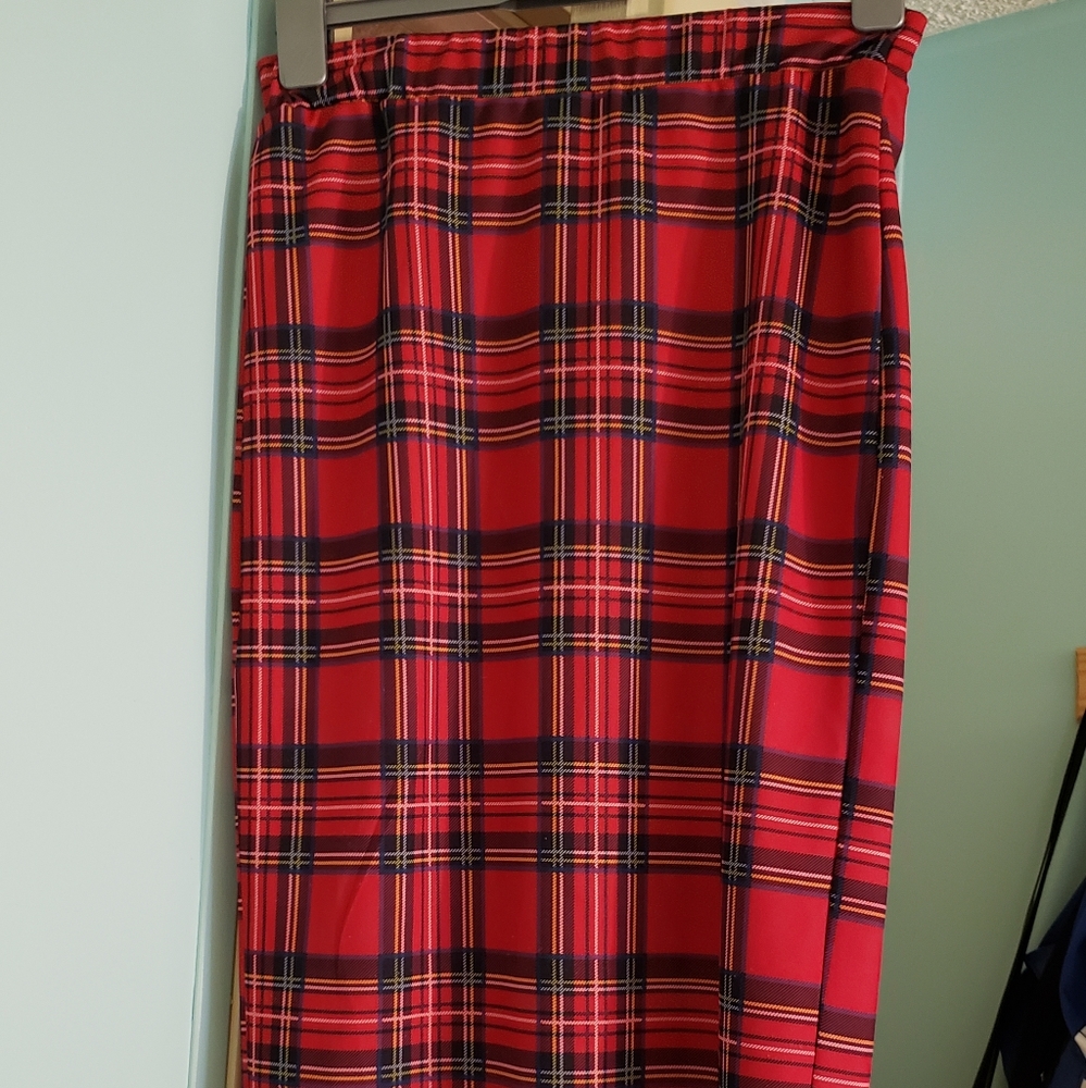 🍂FALL FINDS🍂 Tartan pencil skirt